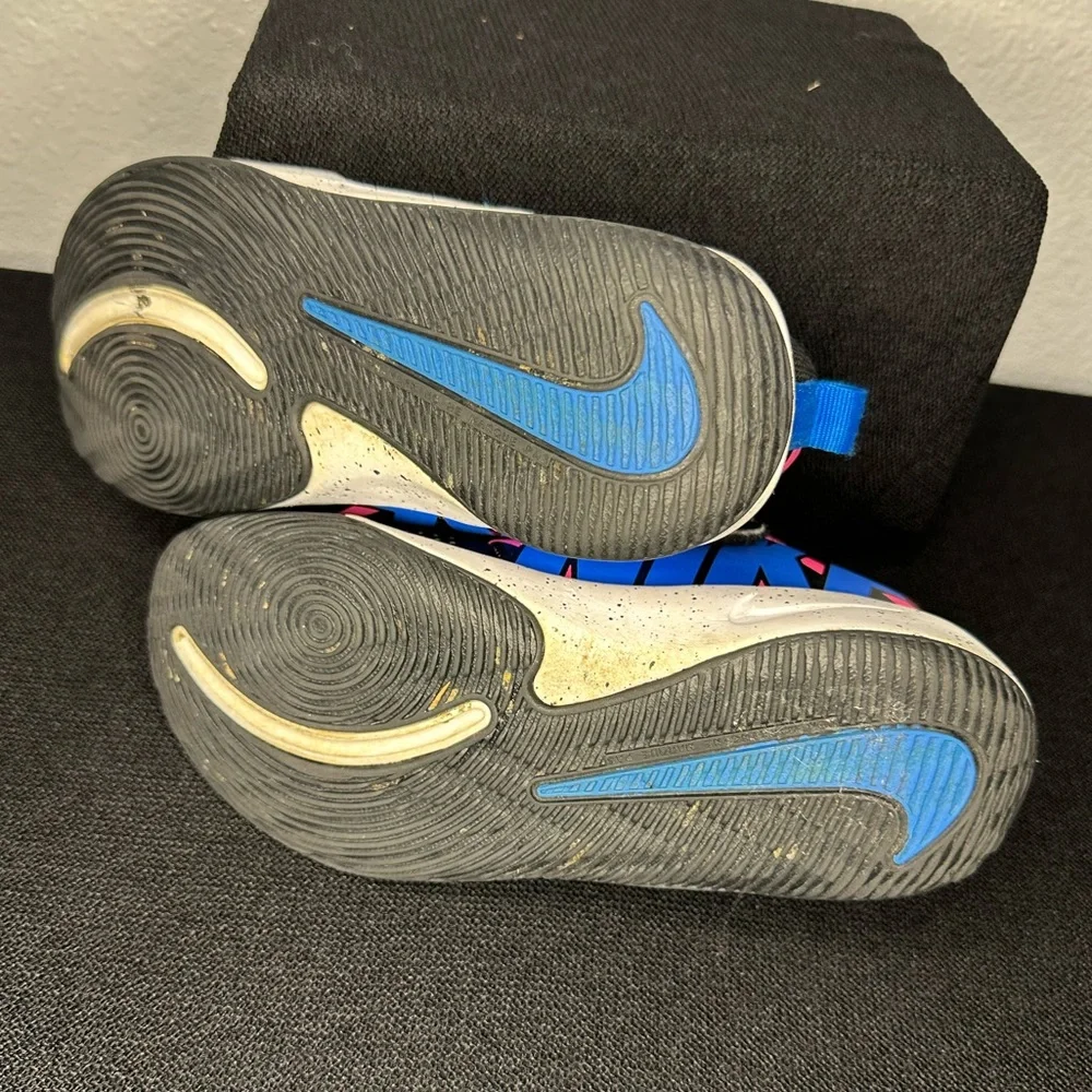 Nike Team Hustle‎ Quick 2 youth sneakers